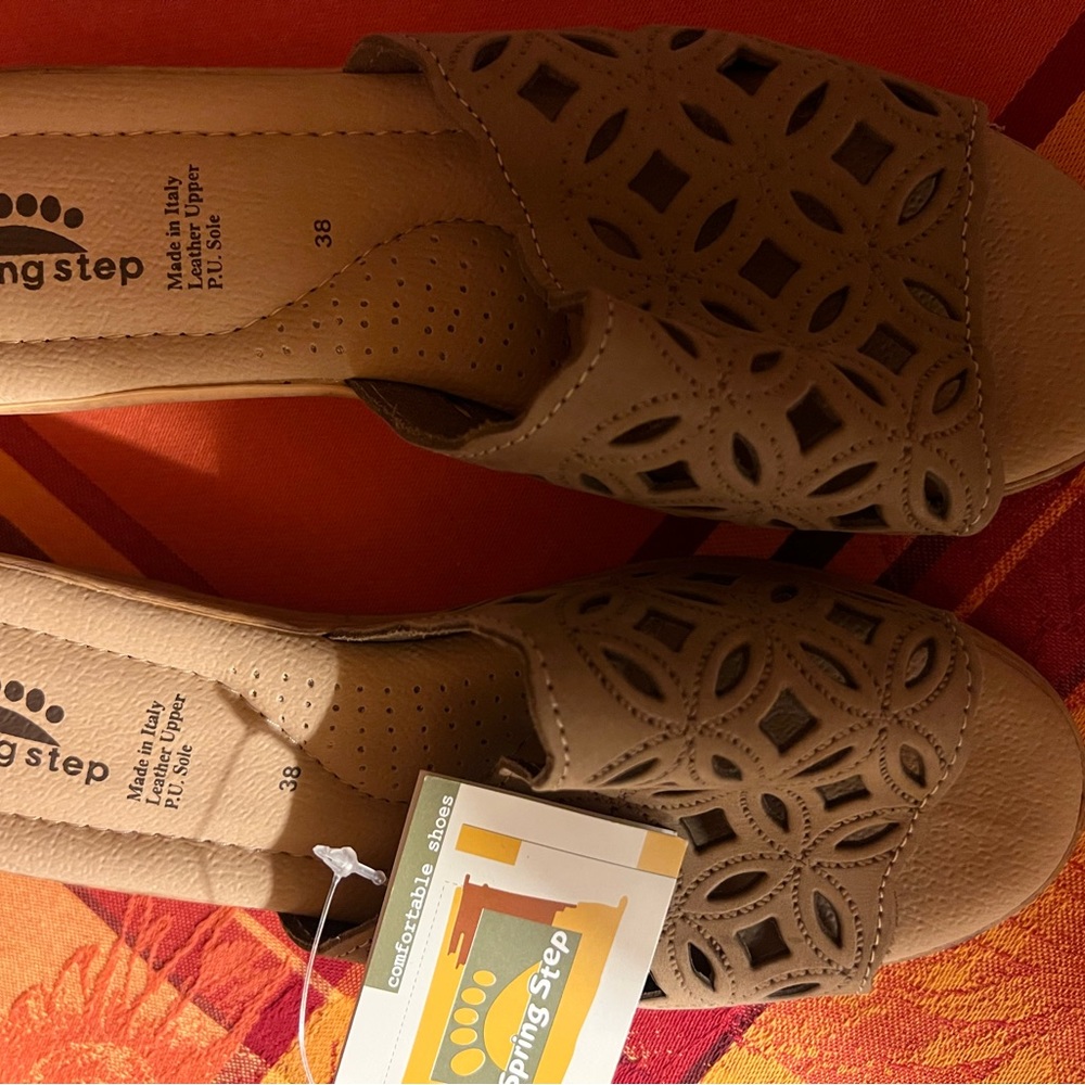 Women’s New Spring Step laser cut beige